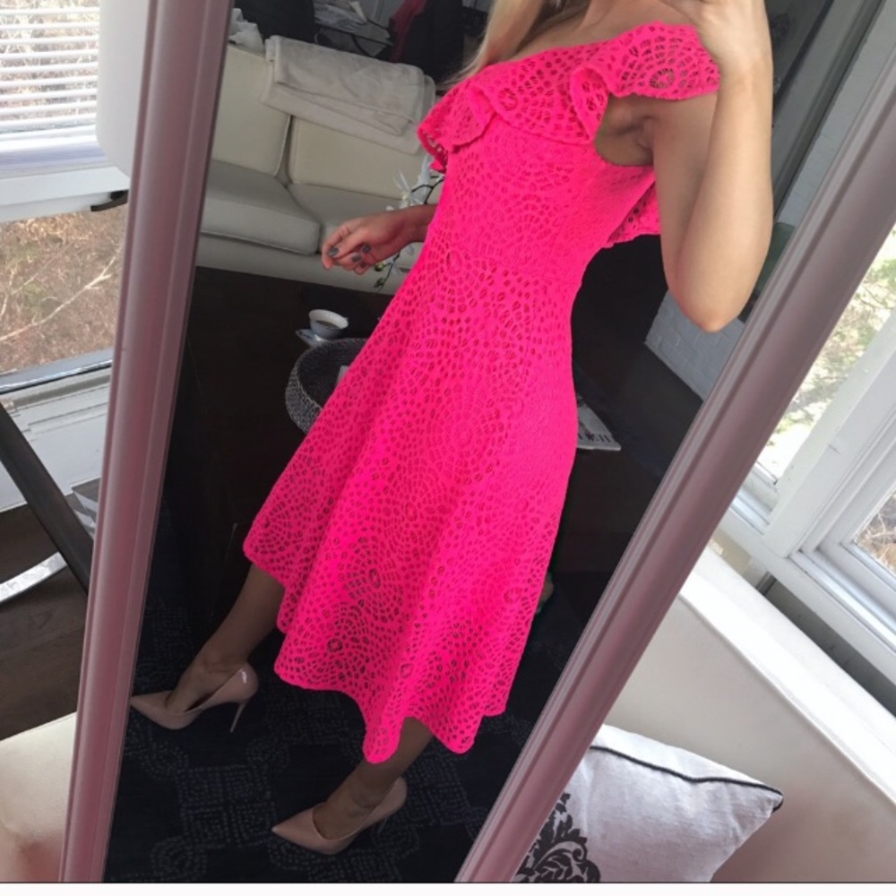 Lilly Pulitzer Pink Callisto Ruffle off shoulder - Picture 4 of 8